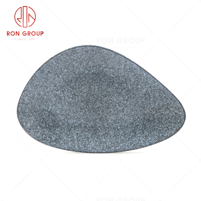 Distinctive restaurant creative tableware preferential ceramic triangle noodle steak plate