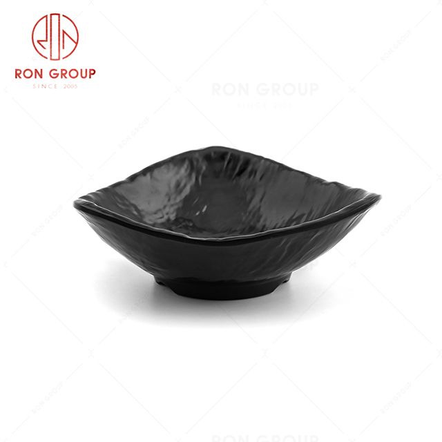 Modern nordic restaurant tableware hotel triangle black matte plate