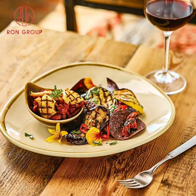 Restaurant dinnerware set ceramic shallow plate high temperature porcelain pebble plate 
