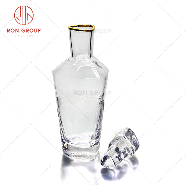Wholesale supply high-quality glass restaurant cup triangular design creative wine bottle cup set