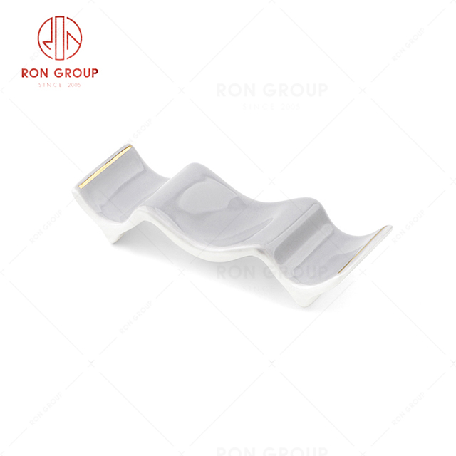 RN0045P00041 Hot Selling Unique Design Bone China Chopstick Rest