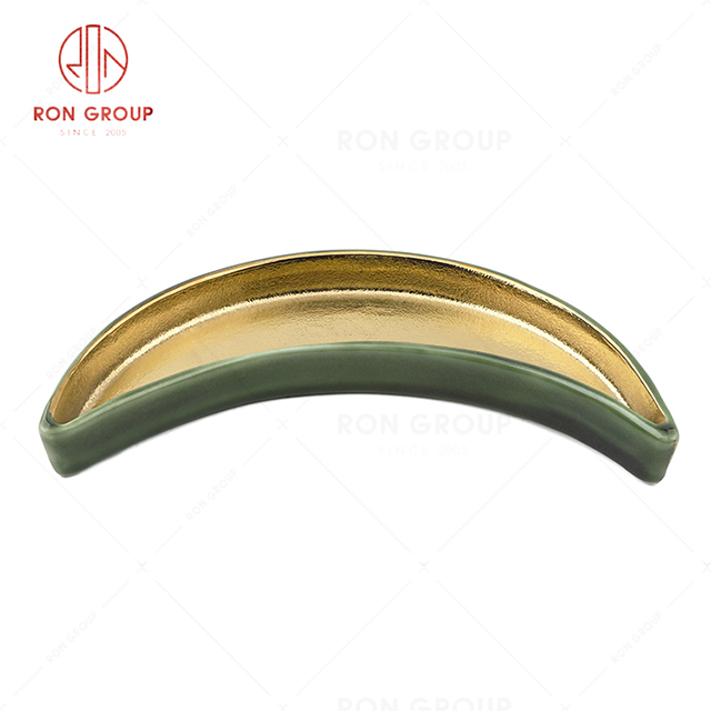 RN0660P00689 Hot Sale Unique Design Porcelain Moon Shape Plate