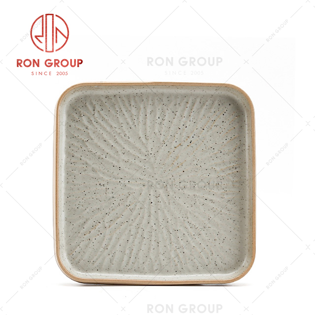Modern design high quality dinner plates set excellent price red square charger plate