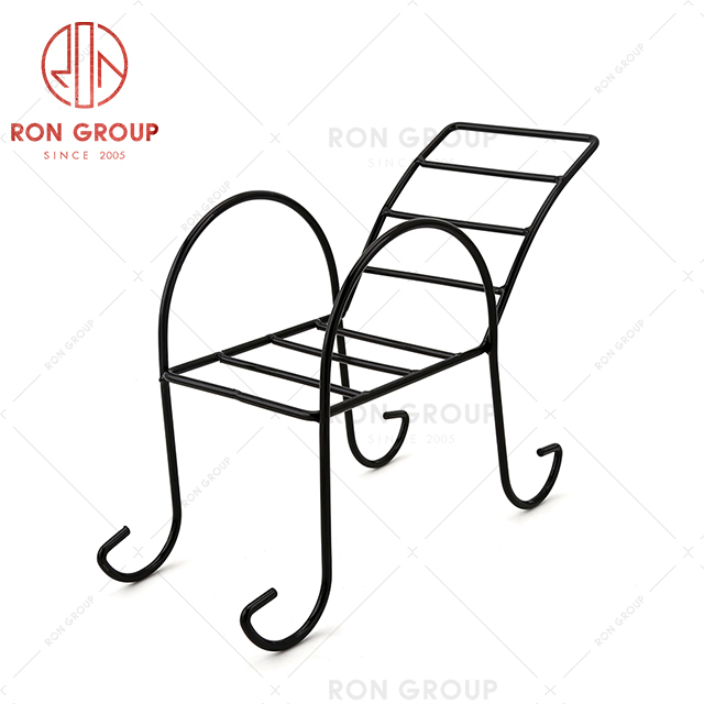 Creative restaurant tableware kitchen quality dinnerware iron art roast chicken chair shape shelf