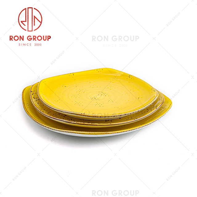 Europe style triangle shape dinner plates special style ceramic dessert plate