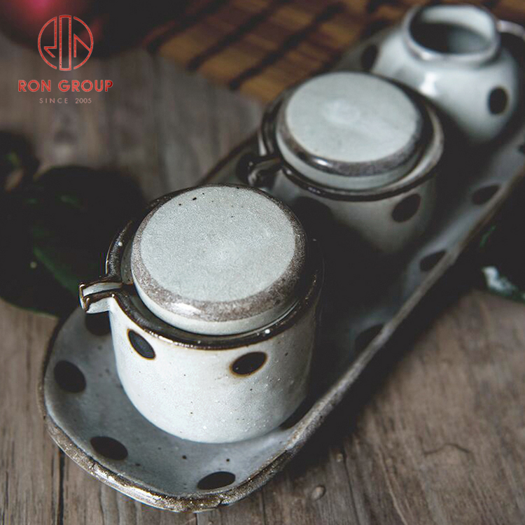 Hot sale Asian style creative sauce set ceramic sauce pot Japanese sauce serving bottel