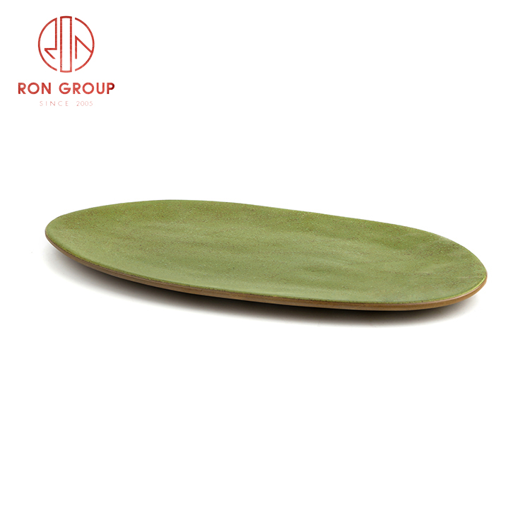 New arrived Asian style ceramic dinnerware set restaurant hotel use ceramic  abnormal fish plate