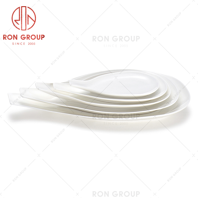 Interesting design restaurant tableware anti scalding hotel white plate with handle