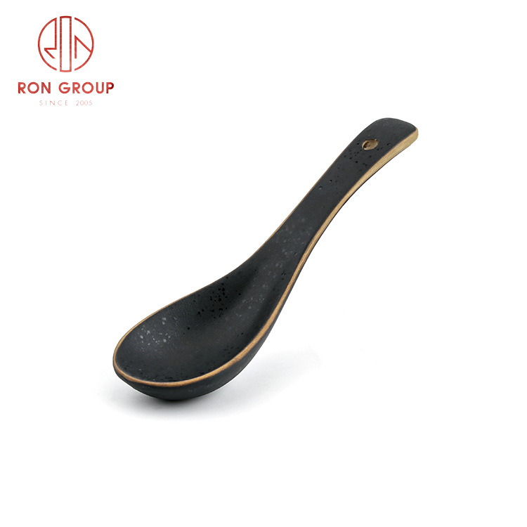 Best selling wholesale luxury tableware restaurant hotel supplies Asian style dinnerware set ceramic spoon