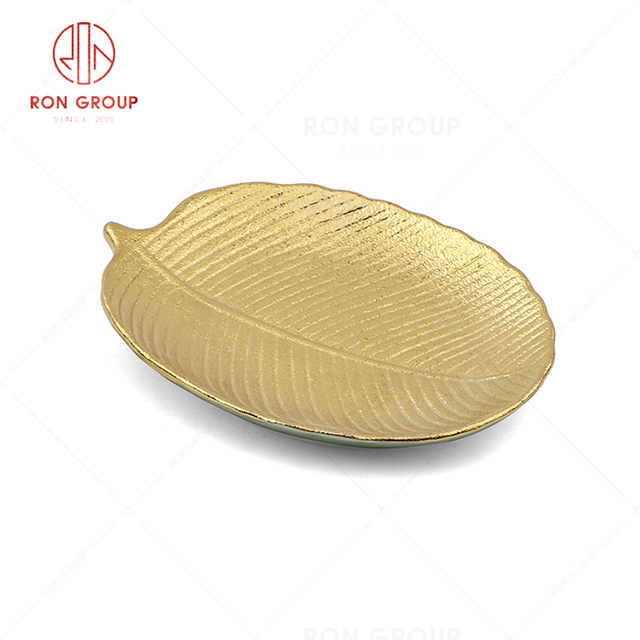 RN0660P00634  Wholesale Unique Design  Porcelain Leaf Disc