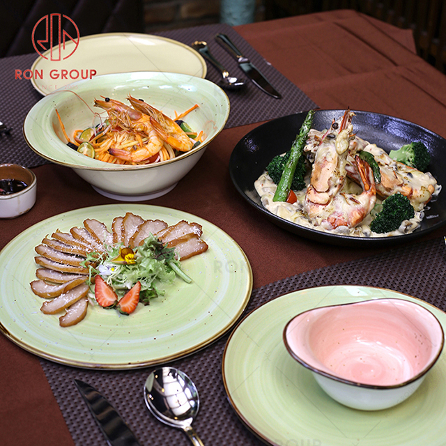 Which is better, bone china tableware or ceramic tableware?